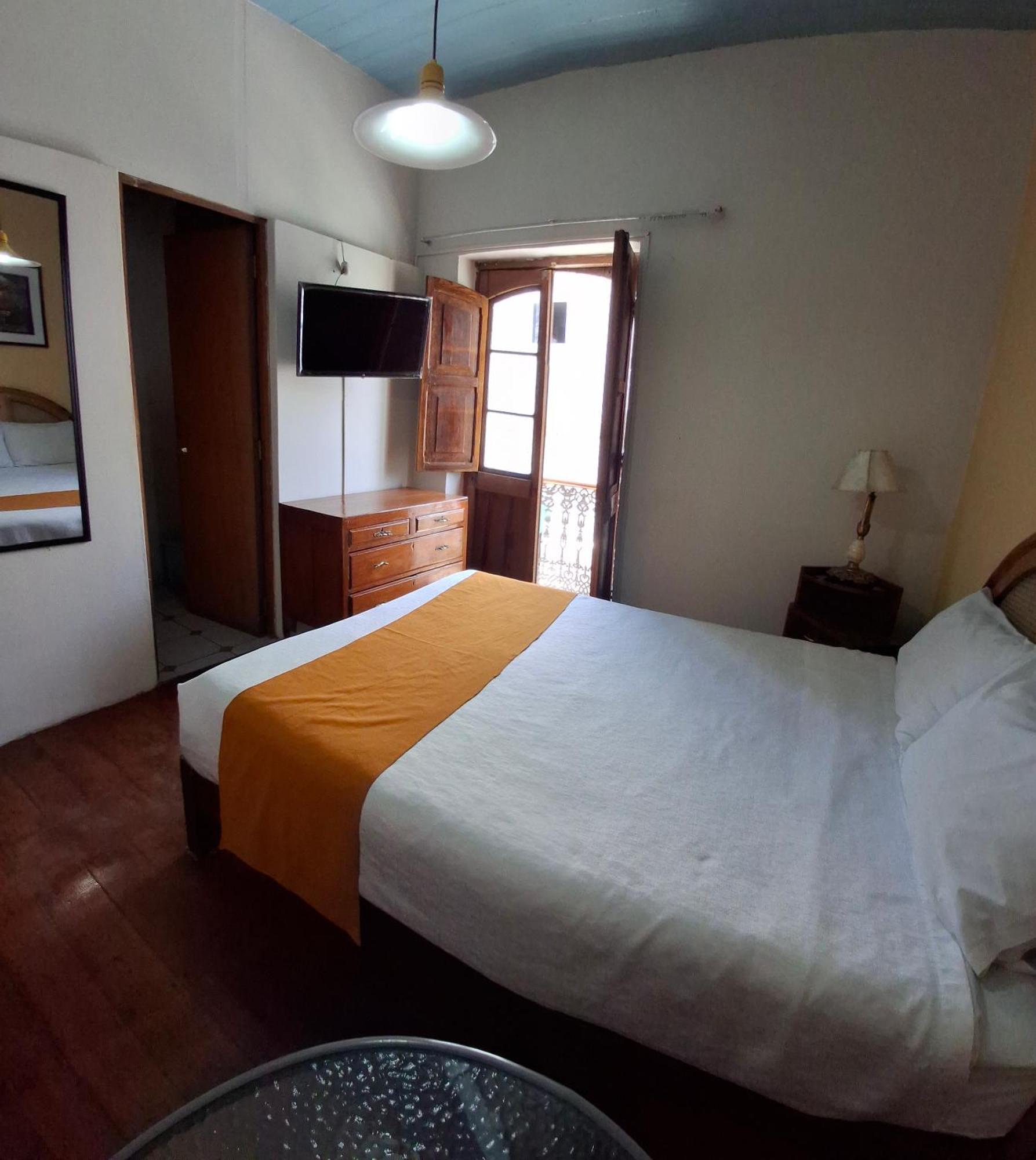 ארקוויפה Hostal Lluvia De Oro מראה חיצוני תמונה
